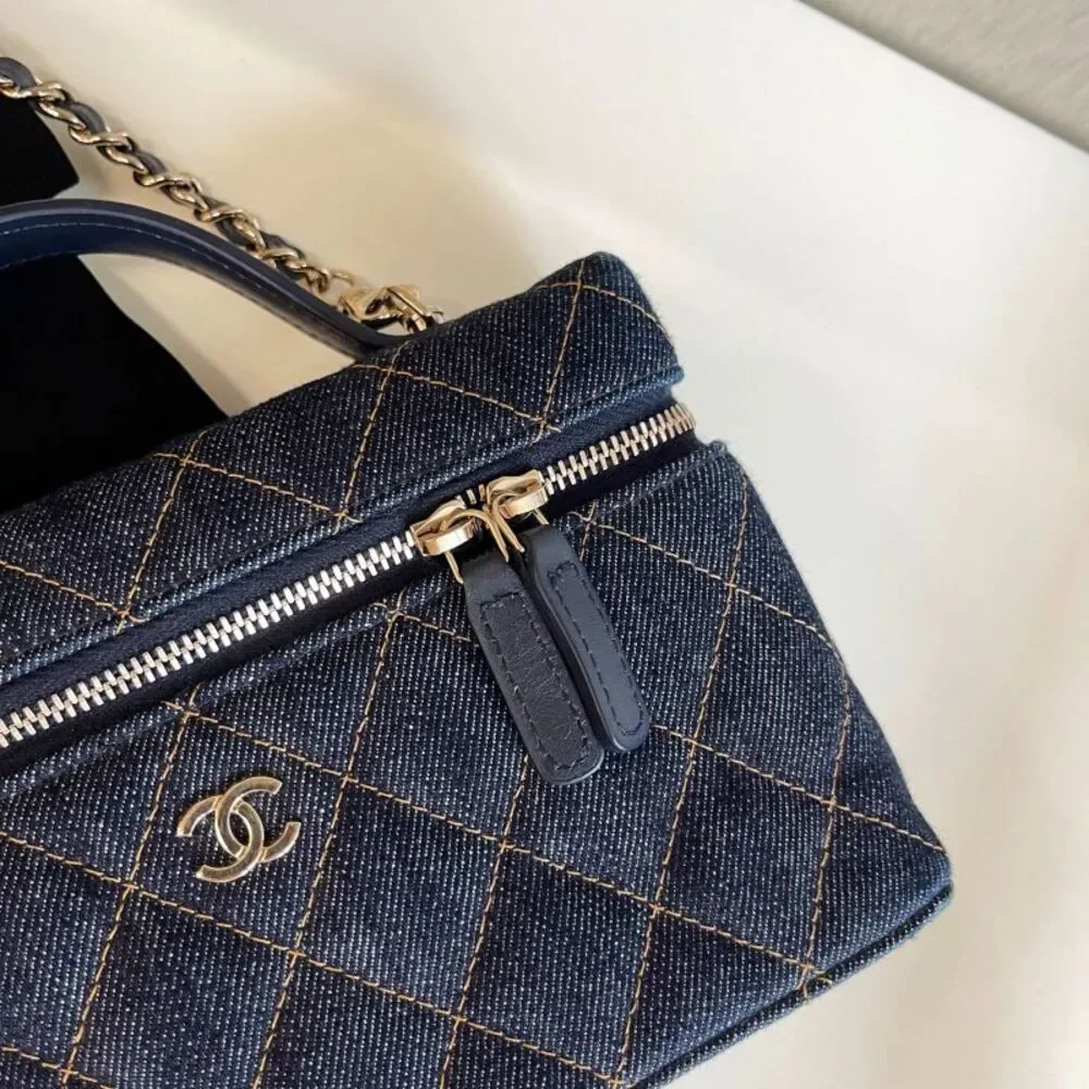 Chanel Women Pre-Loved Bag Very Good Condition